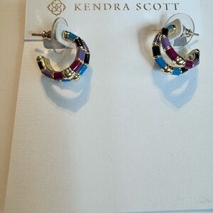 Kendra Scott Essie Gold Huggie Earrings in Orchid Mix